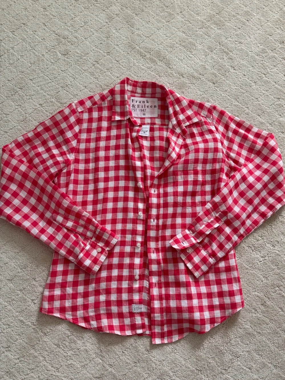 LIKE NEW Frank & Eileen Red Gingham Linen Button Down